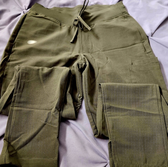 Olive Green Mandala Scrub Set, Never Worn. Size Small Shirt, Small Petite Pants - Picture 1 of 5